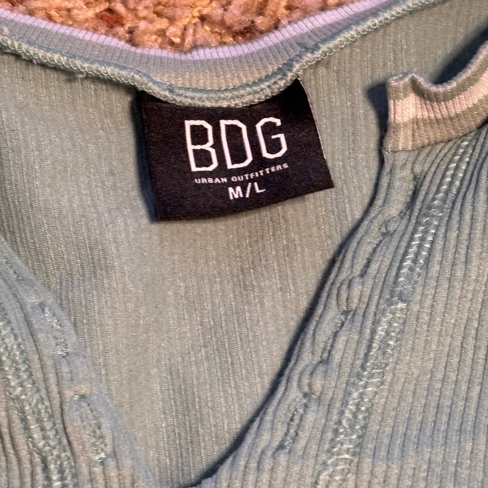 BDG Light Green Ribbed Long Sleeve Crop Top - Picture 2 of 2